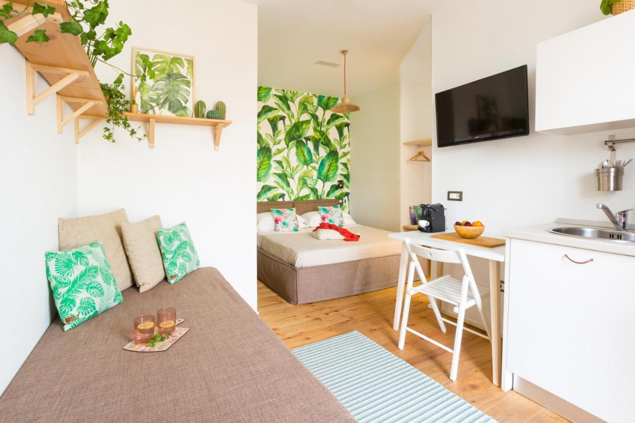 Duomo Views, Light, Jungle-Inspired Studio With Terrace 밀라노 외부 사진